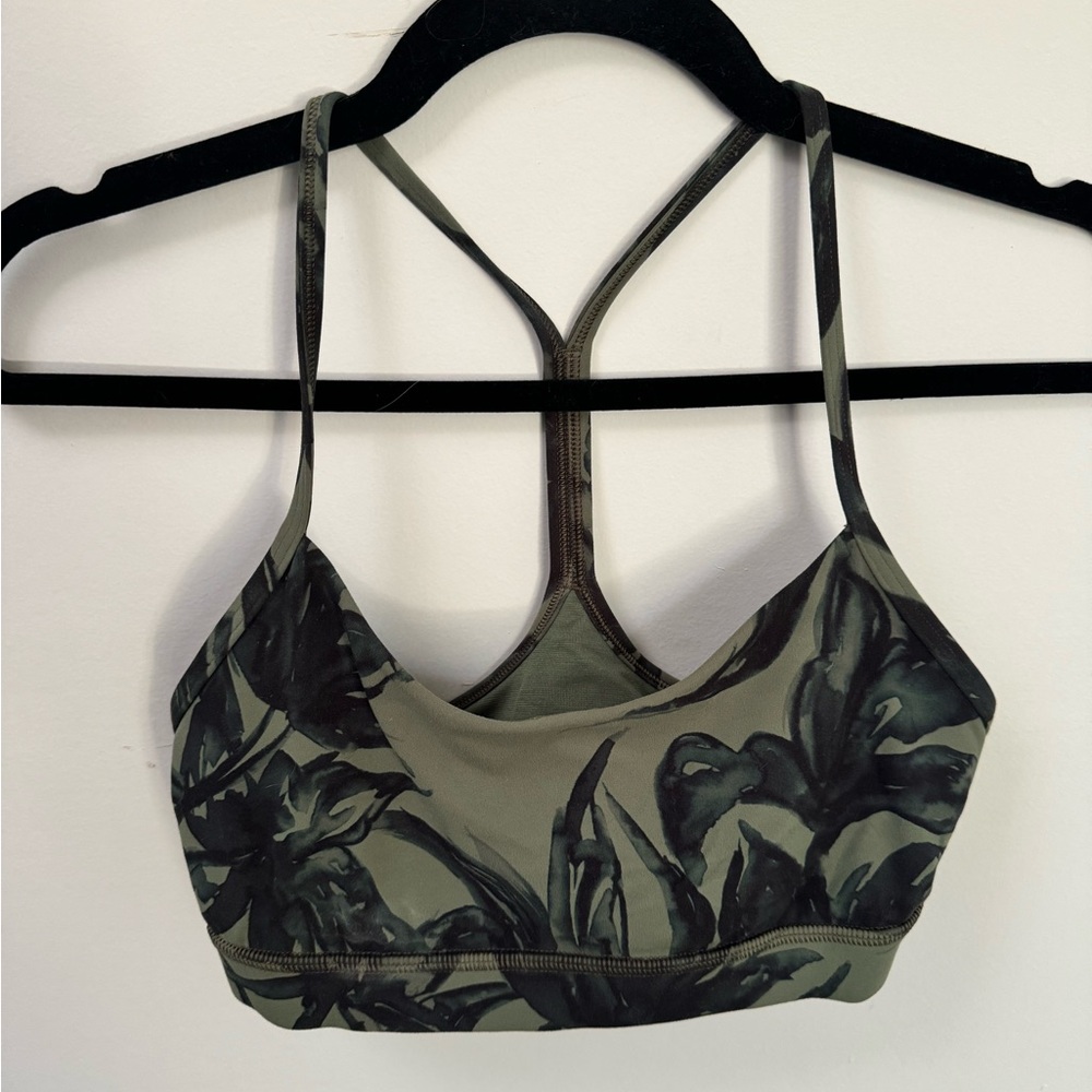 Lululemon sports bra size 6
